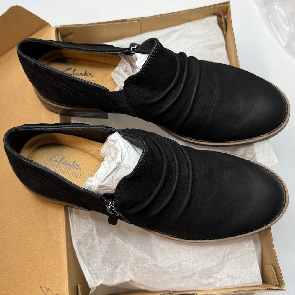 Clarks Women's Camzin Pace Ruched Zip Ankle Booties- Black-Size 11M - Picture 6 of 10